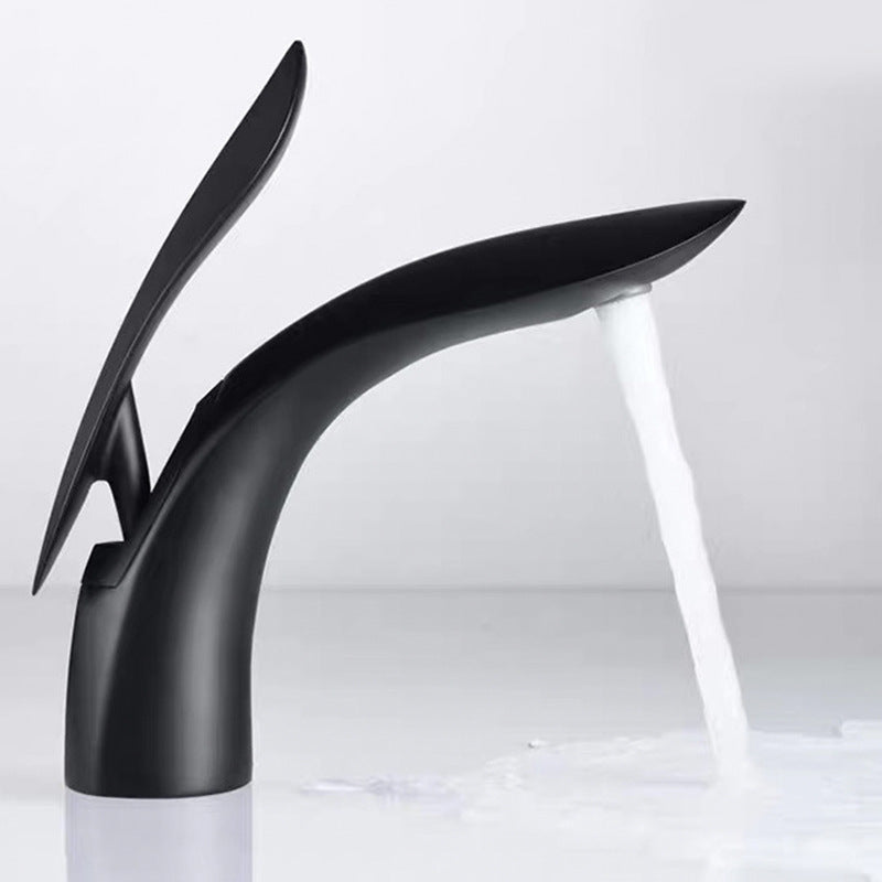 Elegant single-lever basin mixer in a noble design