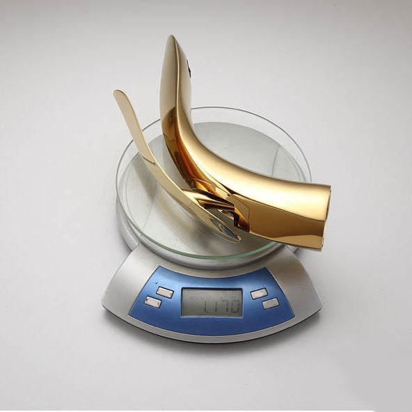 Elegant single-lever basin mixer in a noble design