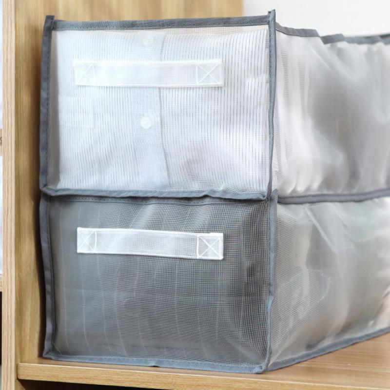 Praktischer Kleiderschrank-Organizer mit Fächern für Ordnung