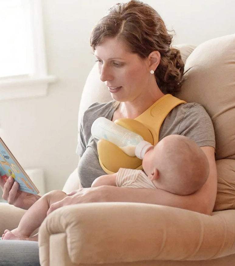 Practical holder for baby bottles – Hands-free feeding