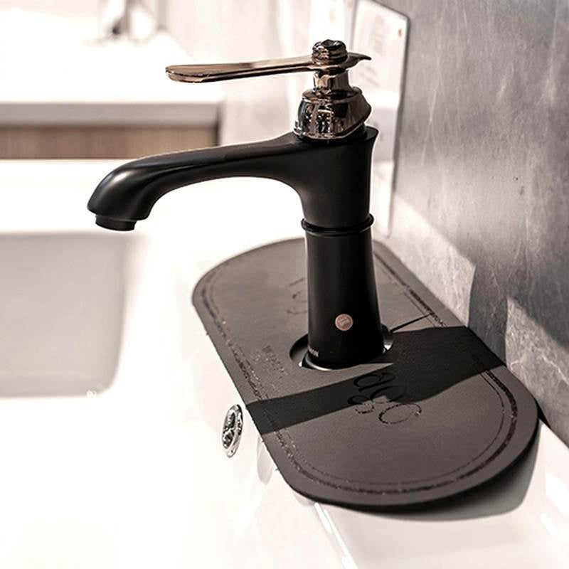 water-absorbent diatomaceous earth mat