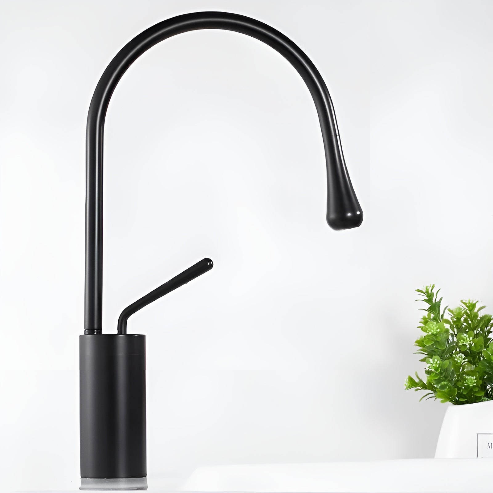 AquaFlow – Flexibler Wasserhahn für mühelose Steuerung