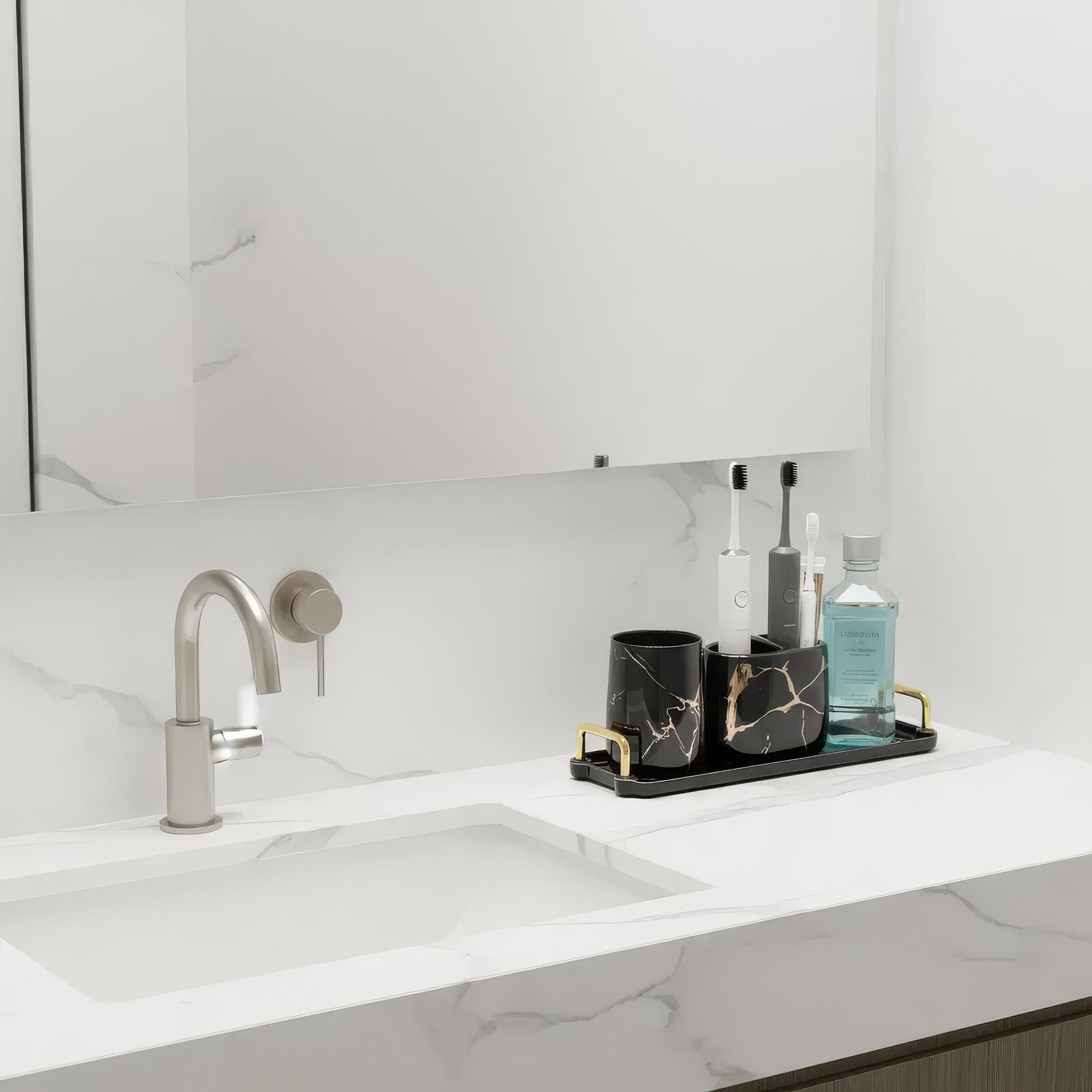 Stilvolles Badezimmer-Set aus Keramik für modernes Wohnen
