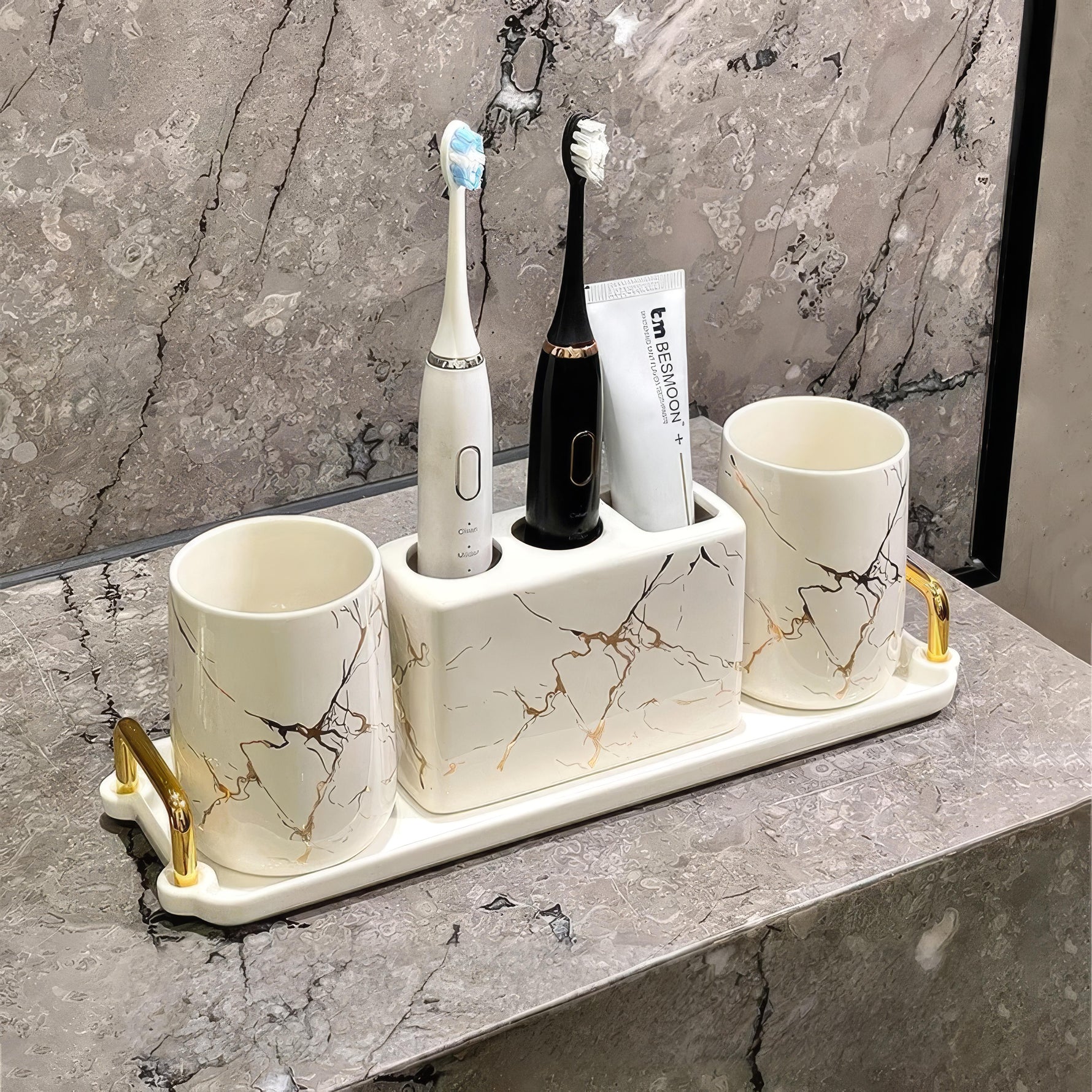 Stilvolles Badezimmer-Set aus Keramik für modernes Wohnen