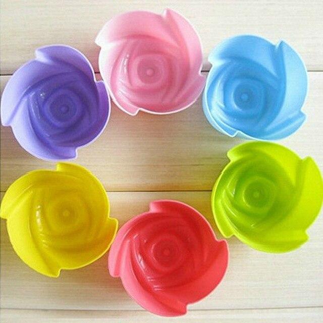 Set of 6 Reusable Silicone Baking Cups for Muffins