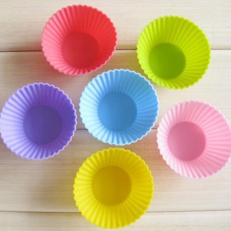 Set of 6 Reusable Silicone Baking Cups for Muffins