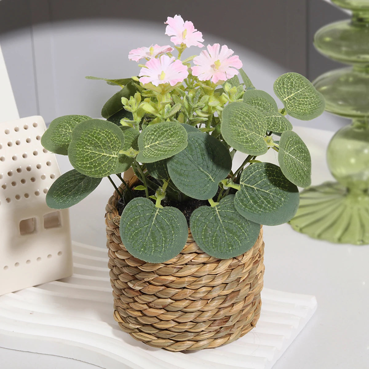 Eukalyptus Traum – Mini Kunstpflanze im geflochtenen Korb | 11 cm