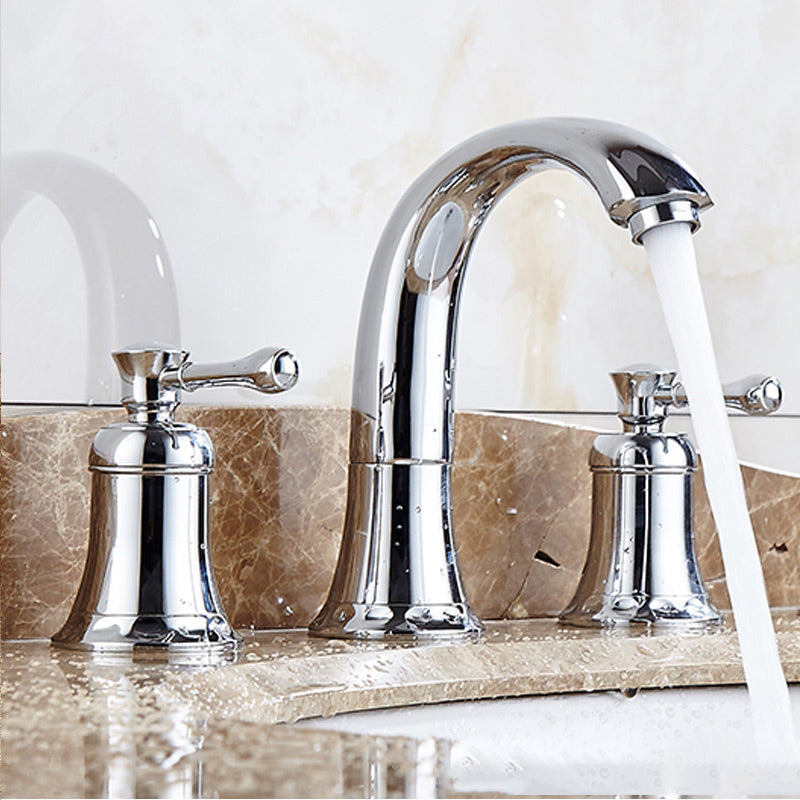 Elegant Deck-Mounted Bathtub Faucet for Modern Bathroom