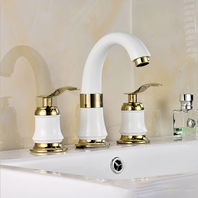 Elegant Deck-Mounted Bathtub Faucet for Modern Bathroom