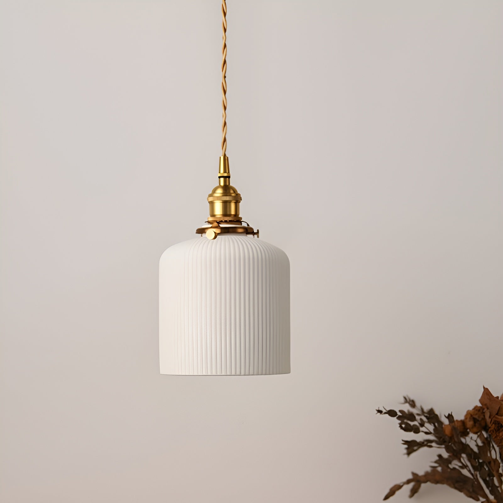 Vintage Eleganz: Stimmungsvolle Pendelleuchte aus Keramik