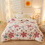 Schlafkomfort Decke Blütenzauber | Weich & Pflegeleicht | Elegantes Design