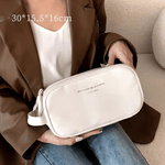 Cosmetic bag with practical compartment division – High capacity