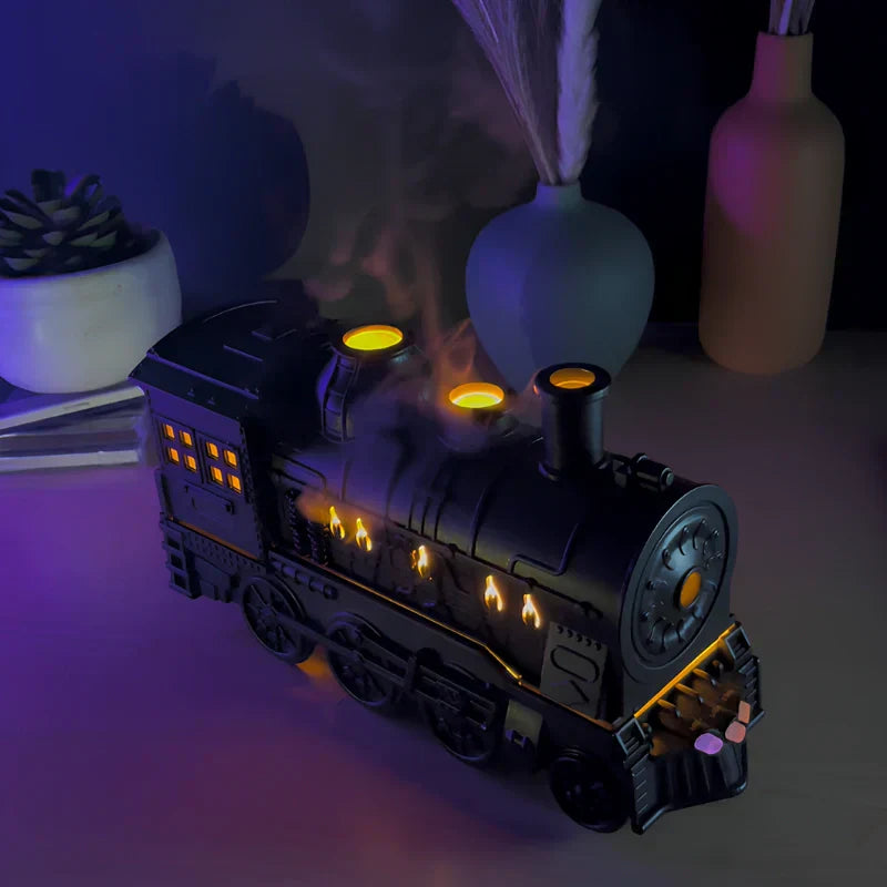 Nostalgic locomotive-design humidifier