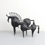 Moderne Metallskulptur eines Pferdes | EquinoxArt