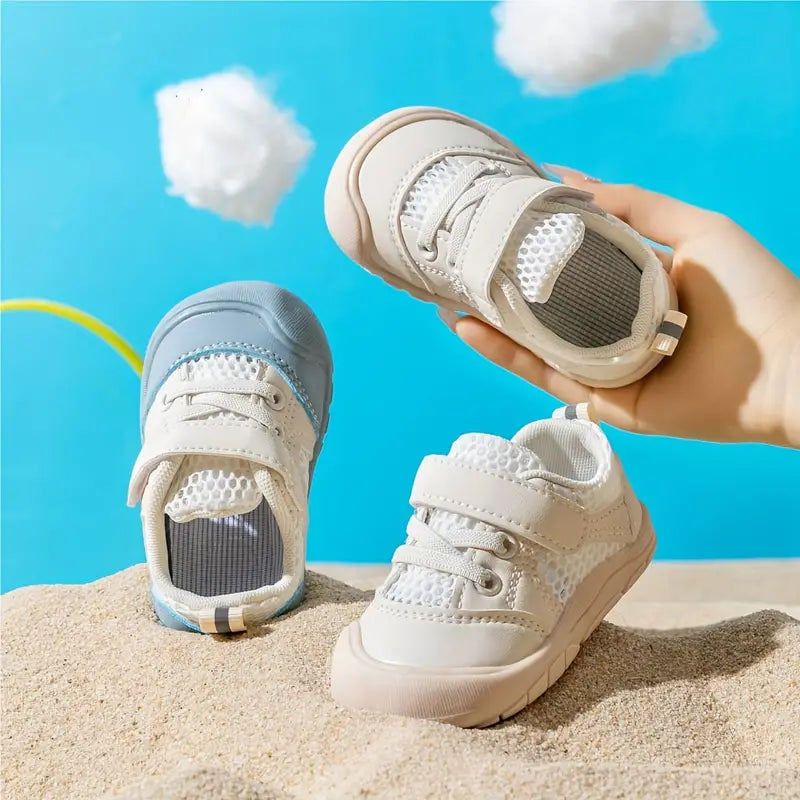 Barefoot-style shoes for babies