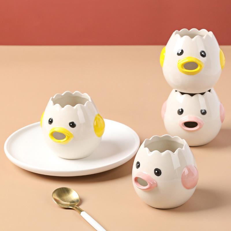 Practical egg separator in chicken design