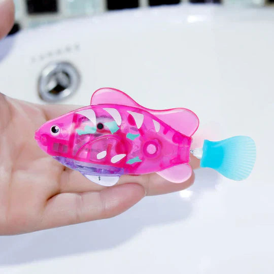 Electronic swimming fish with LED lighting