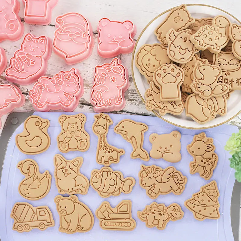 8-teiliges Set Ausstechformen für Kekse mit 3D-Cartoon-Motiven