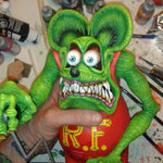 Große Monsterstatue mit wütendem Mund