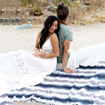 Picnic blanket as a scarf – Versatile blanket for outdoor activities