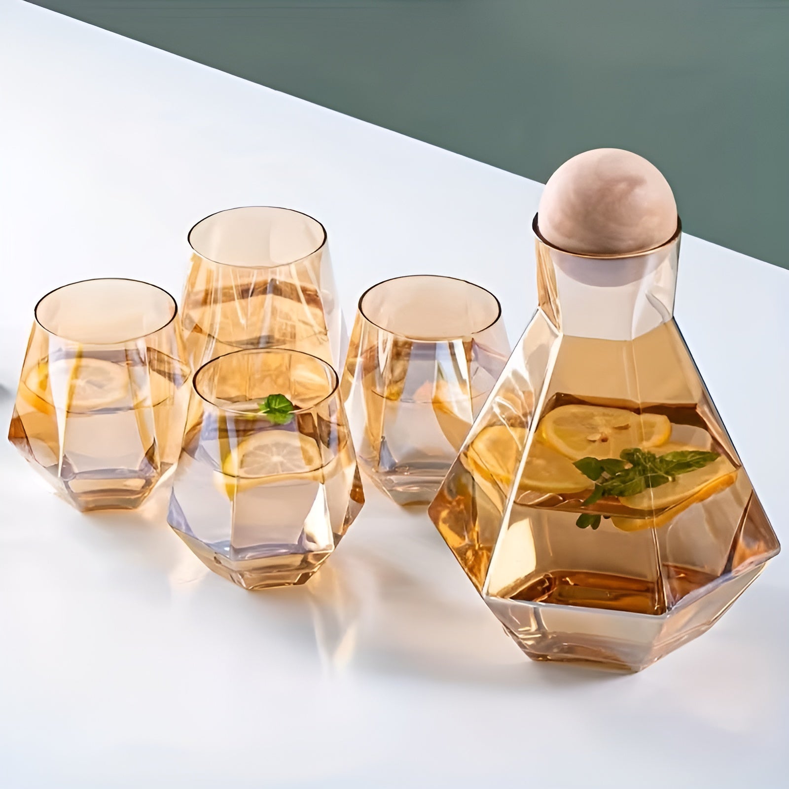 Elegant Carafe Set with 4 Glasses – Stylish and Practical | 5-Piece Set for Water, Juice, and Wine | Glanzzeit