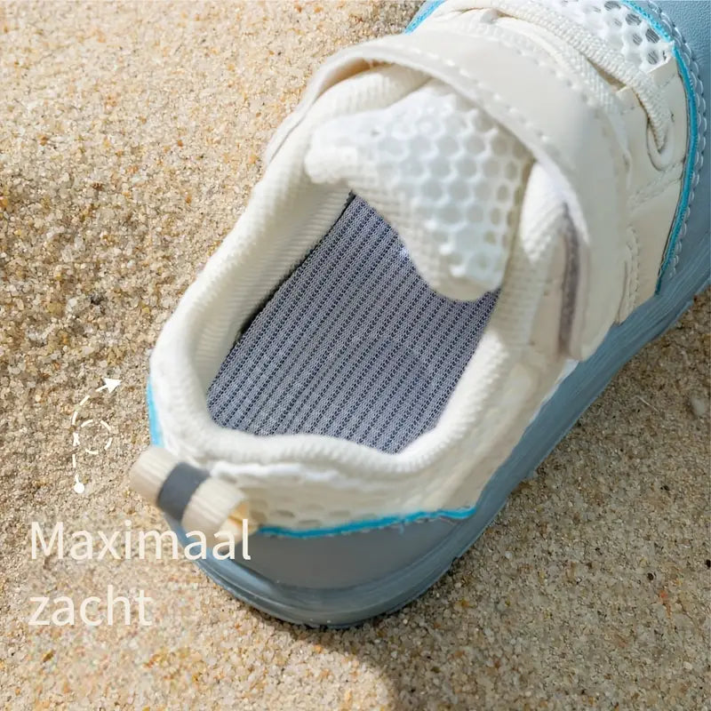Barefoot-style shoes for babies