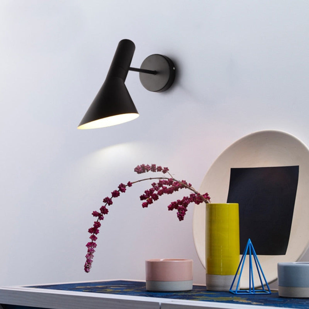 Verstellbare LED Wandleuchte – Stilvolle Lampe für Wohnräume