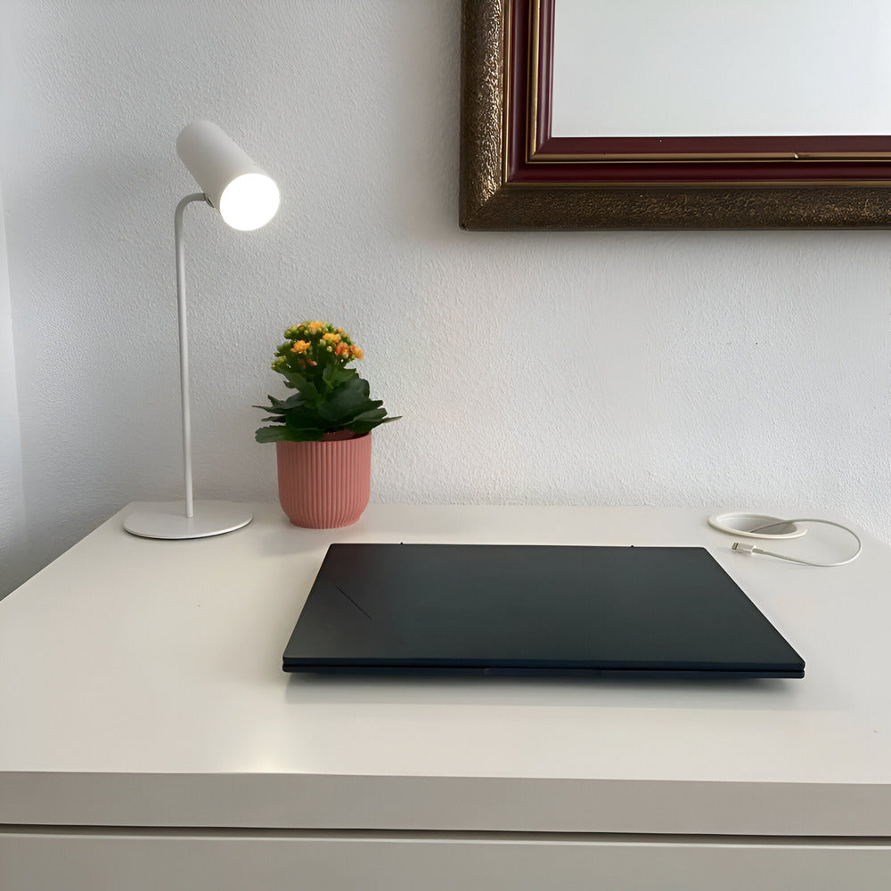 Adjustable LED Table Lamp in Minimalist Style – Compact for Your Home