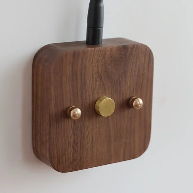 Verstellbare Wandlampe aus Holz – Elegantes Design in Walnuss