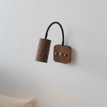 Verstellbare Wandlampe aus Holz – Elegantes Design in Walnuss