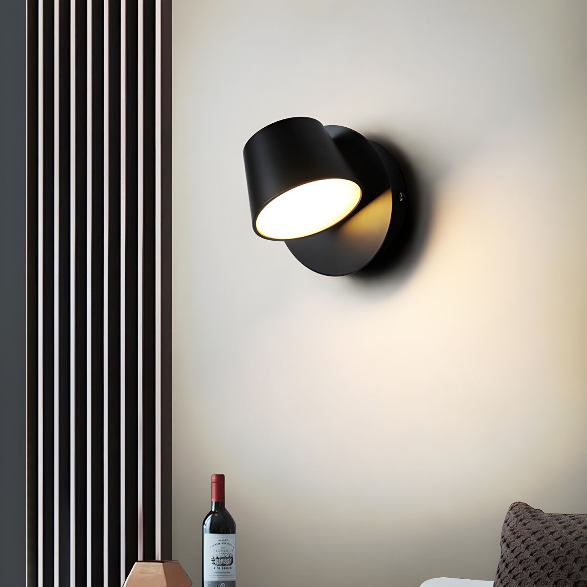 Adjustable LED Wall Light with 360° Rotation – Modern Light Source for Your Home