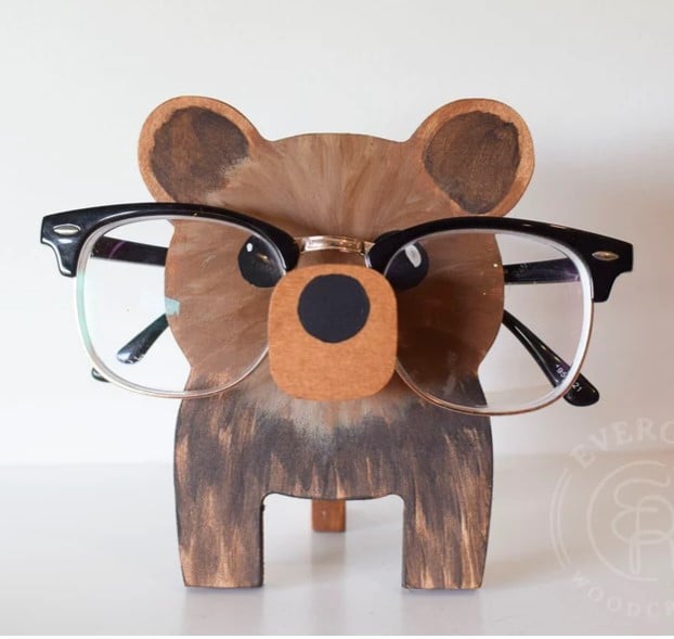 Stilvolle Tierbrillenständer aus Holz für Ihr Zuhause