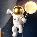 Astronauten-Wandleuchte – Kreatives Raumdesign mit Warmlicht-LED