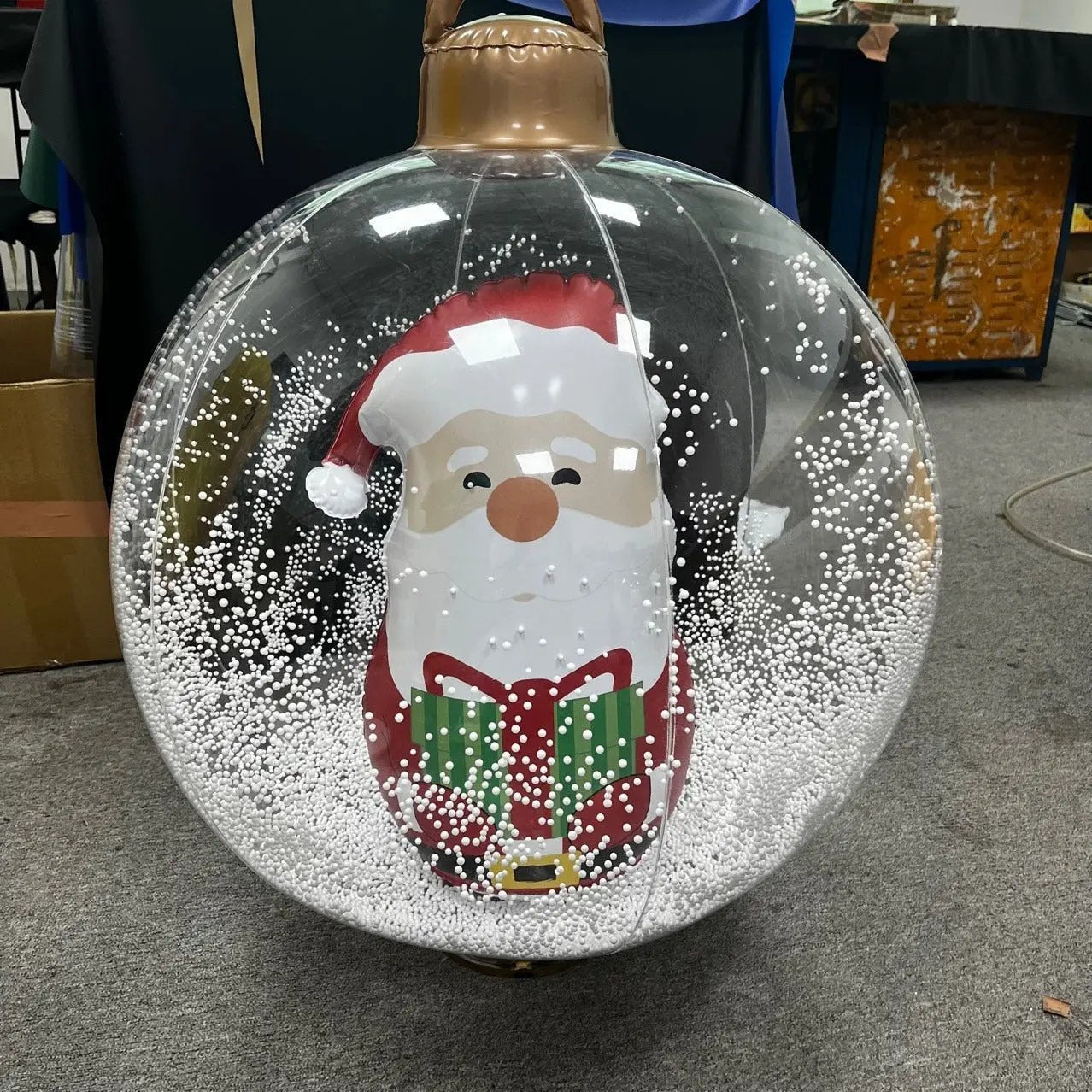 Inflatable Christmas Decoration with Remote Control – Luminous and stress-free