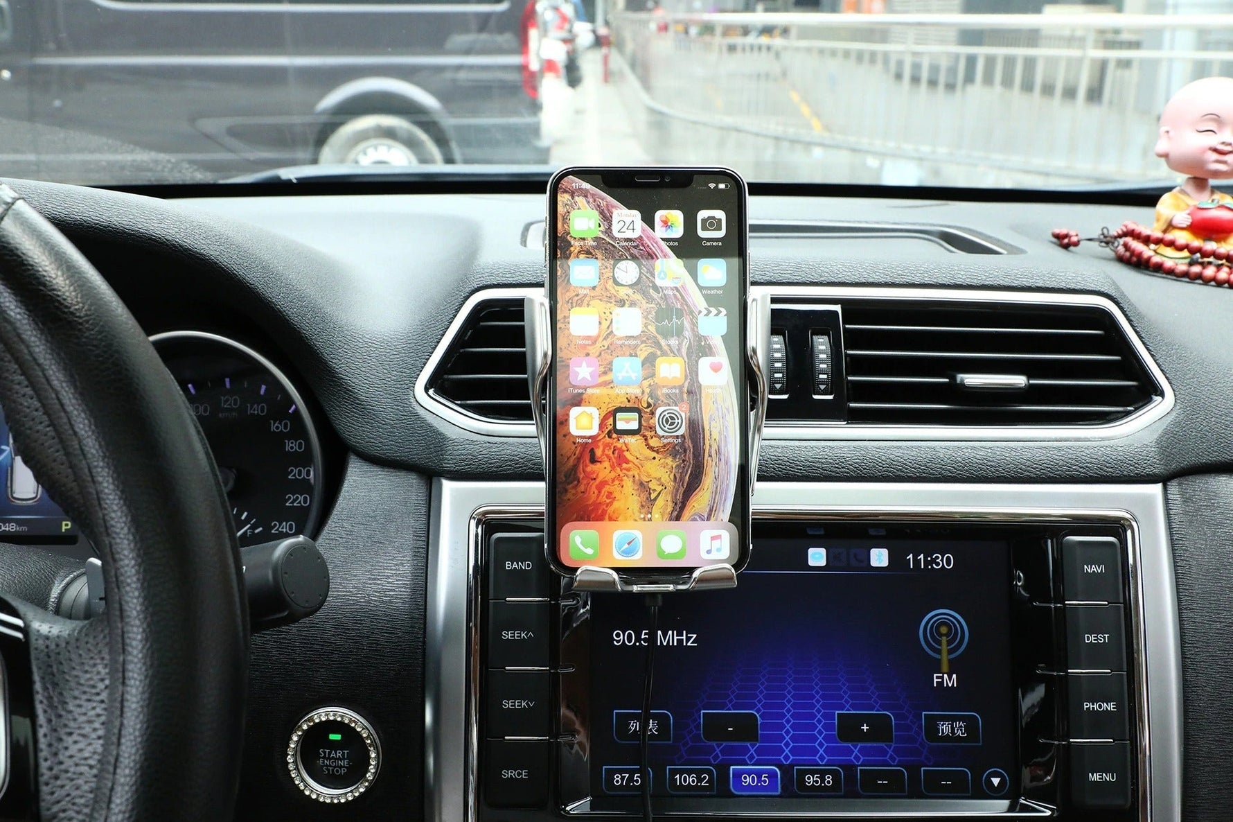 Automatic Smartphone Holder with Charging Function