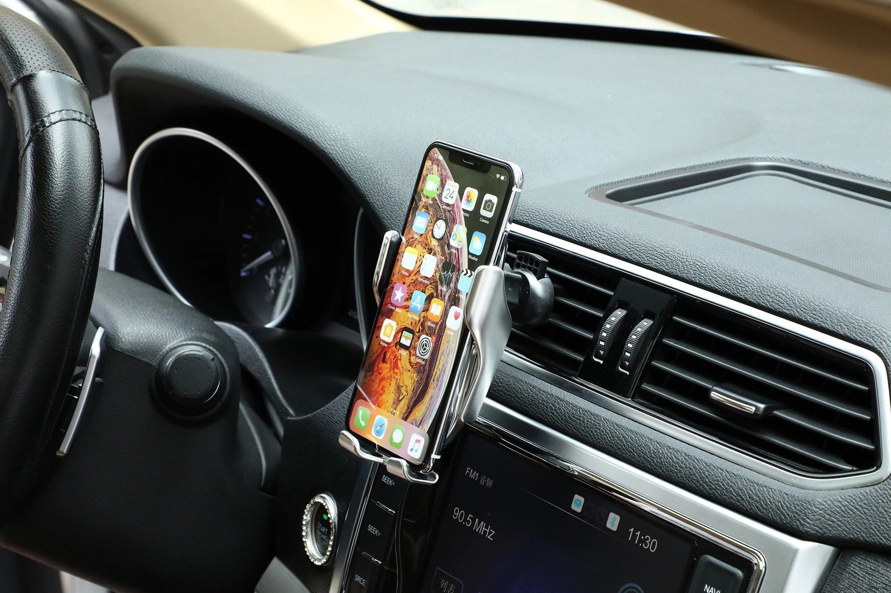 Automatic Smartphone Holder with Charging Function