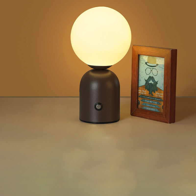 Stylische LED Tischlampe – Runde Glühbirne für modernes Ambiente