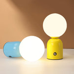 Stylische LED Tischlampe – Runde Glühbirne für modernes Ambiente