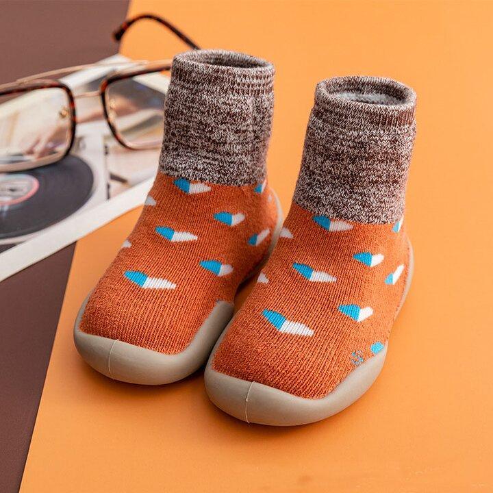 Non-slip slippers for babies