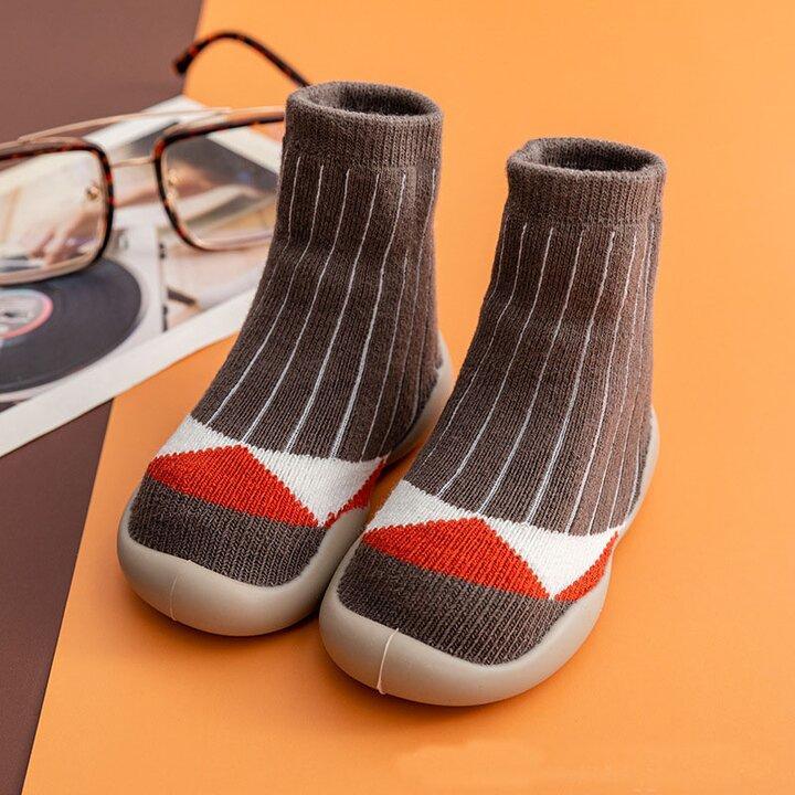 Non-slip slippers for babies