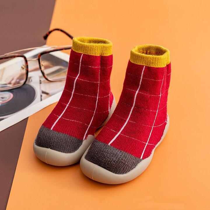 Non-slip slippers for babies