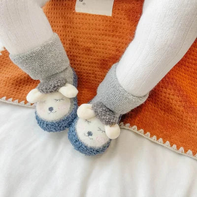 Süße Cartoon Plüschschuhe aus Baumwolle für Kleinkinder