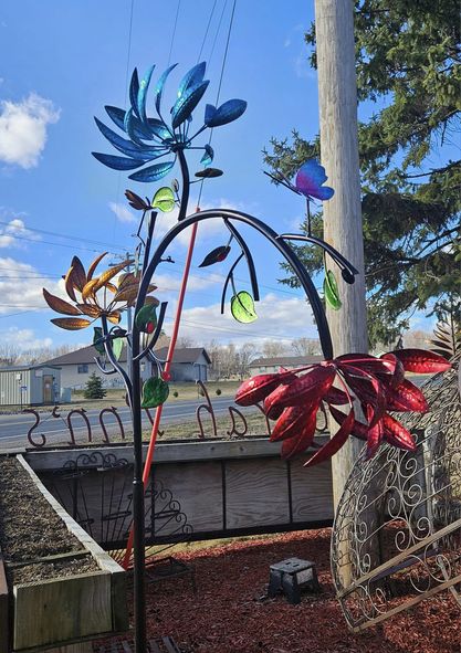 Fascinating Summer Wind Spinner with Colorful Flowers