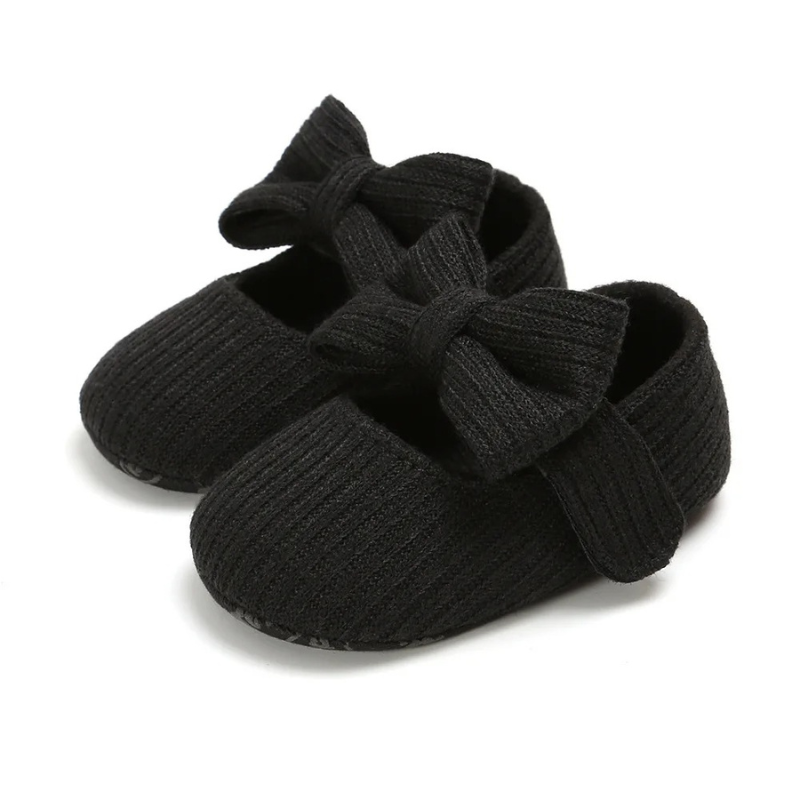 Girls' athletic sneakers