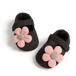 Girls' athletic sneakers