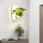 Wandlampe mit Pflanzenhalter für ein stilvolles Ambiente