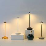 Elegante Carlyn Arrow LED Tischlampe