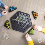 Dreiecks-Schachspiel mit Kettenstrategie
