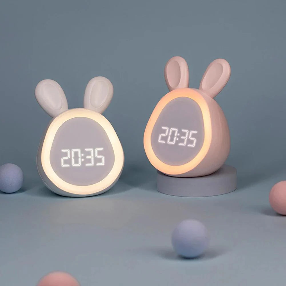 Süße Kinderuhr mit LED-Nachtlicht – Freundliches Kaninchen-Design
