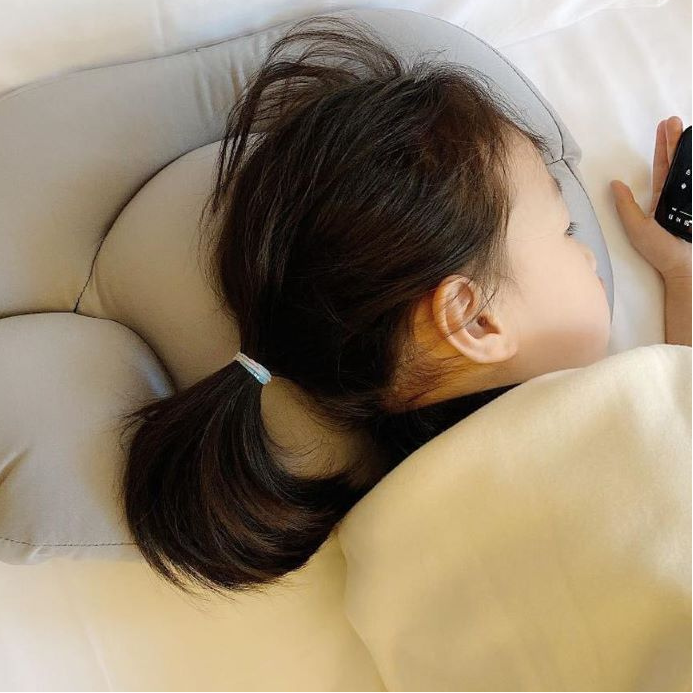 Ergonomic Sleeping Pillow – Perfect Support for Side and Back Sleepers